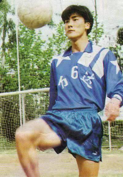 李明把张效瑞铲伤被米卢放弃,02年世界杯米卢为什么弃用李明