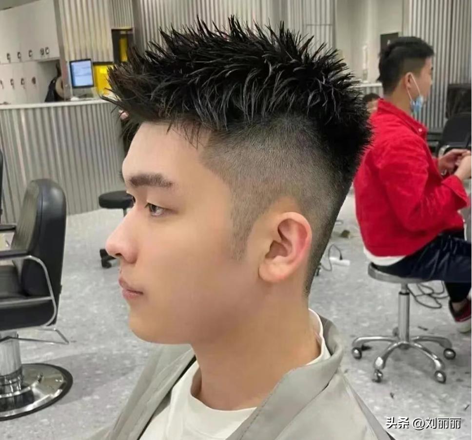 男士发型锅盖头式圆寸头,男士短发发型圆寸飞机头教程
