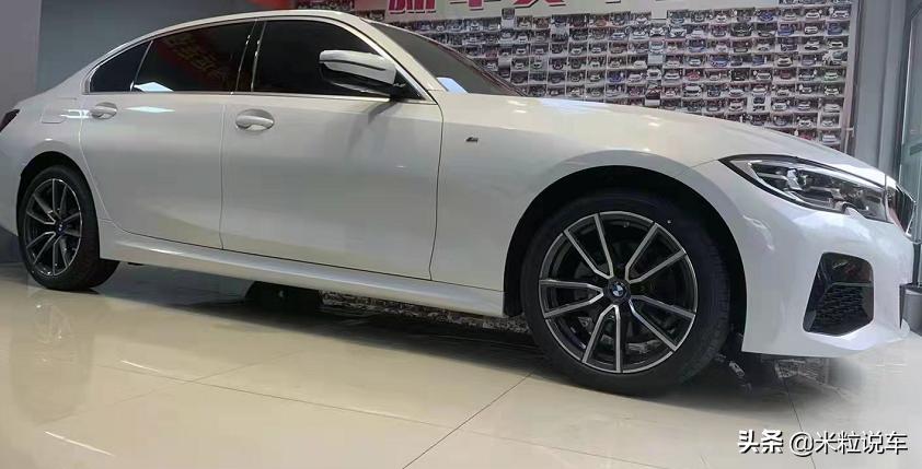 沉浸式体验宝马320li白色24款,试驾宝马320li内饰