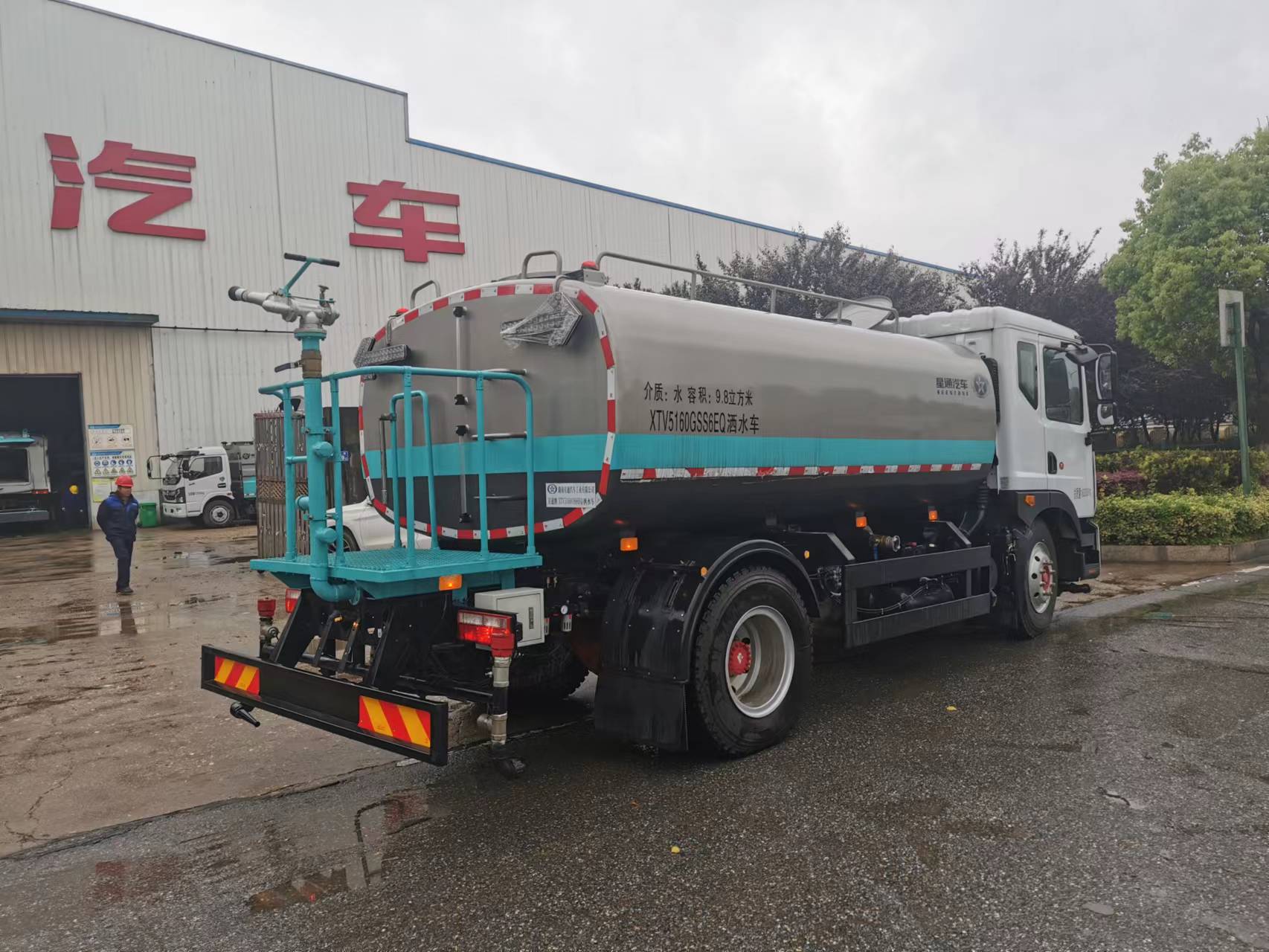 星通洒水车加盟,东风多利卡洒水车报价表