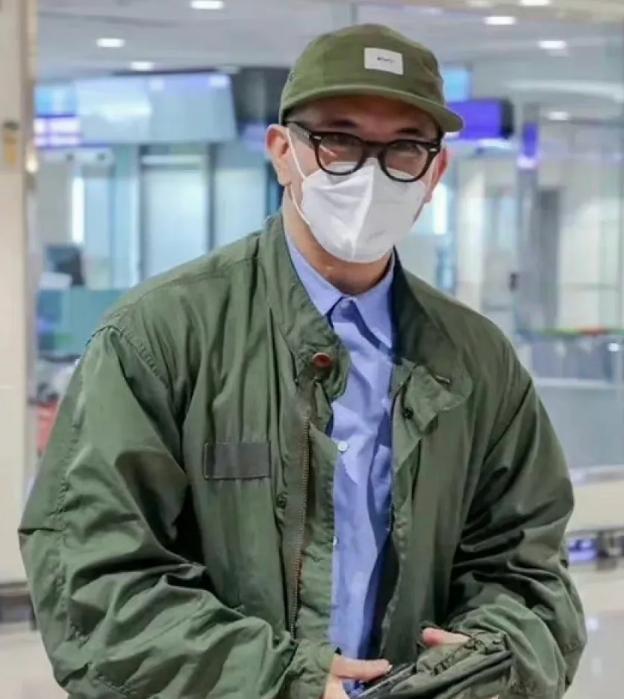 大s老公隔离结束后首次露面,大s老公结束隔离后首露面