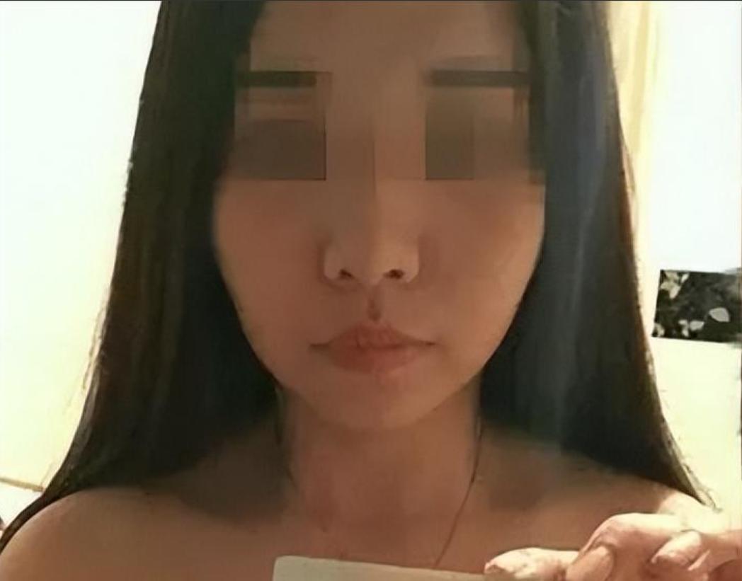 女子欠房东3000房租被曝光照片,女孩欠房租被拍