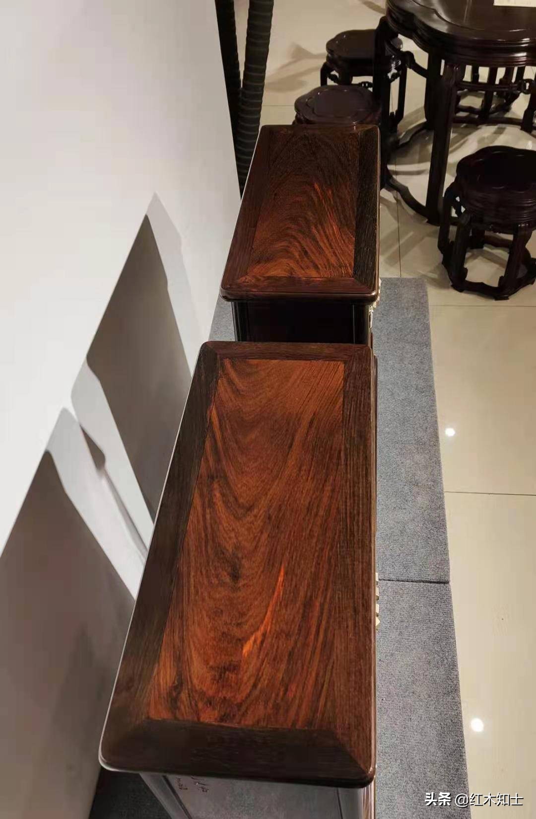 济宁老挝大红酸枝红木圆角柜,大红酸枝老料精品明式独板圆角柜