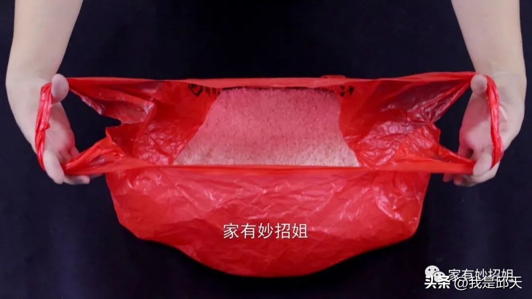 塑料袋怎么系结一拉就开,怎么解开打死结的塑料袋