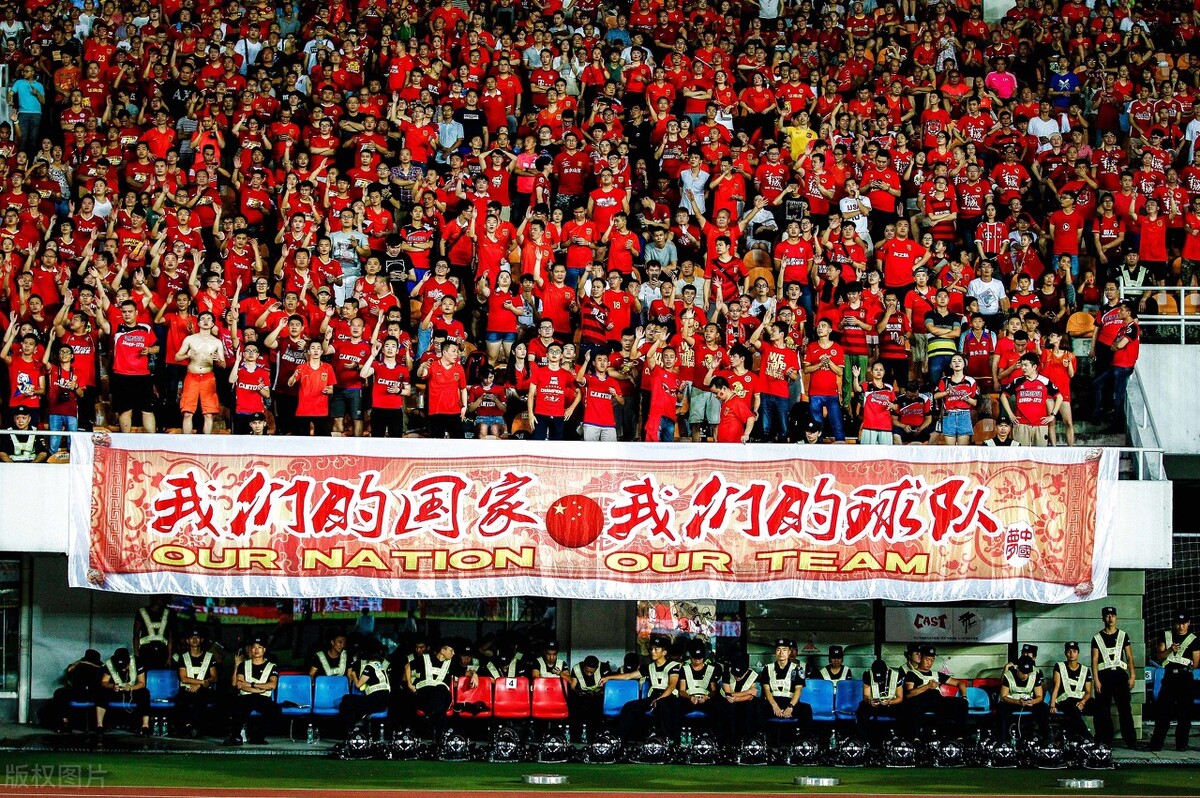 困境中广州队逼平海港,广州队遇挫折不后退足球精神