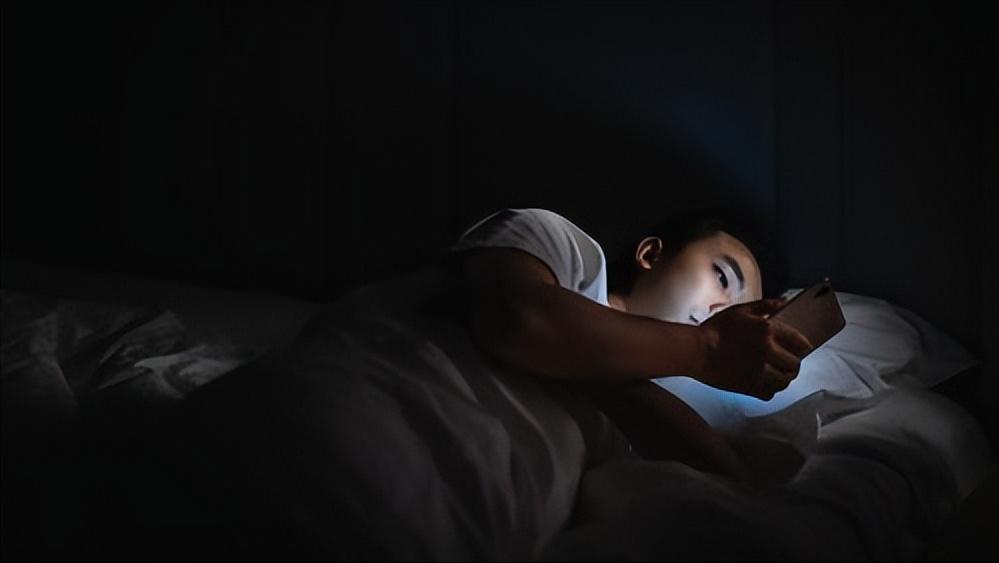 浏览色情网站,以为偷偷删除记录就没事了?其实已经被“盯”上了