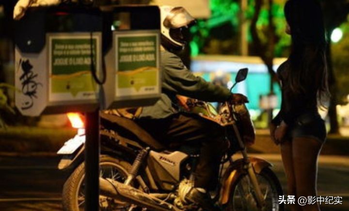 女孩15岁就能接客，性是工作也是生活，捷克为何会沦为情色大国？