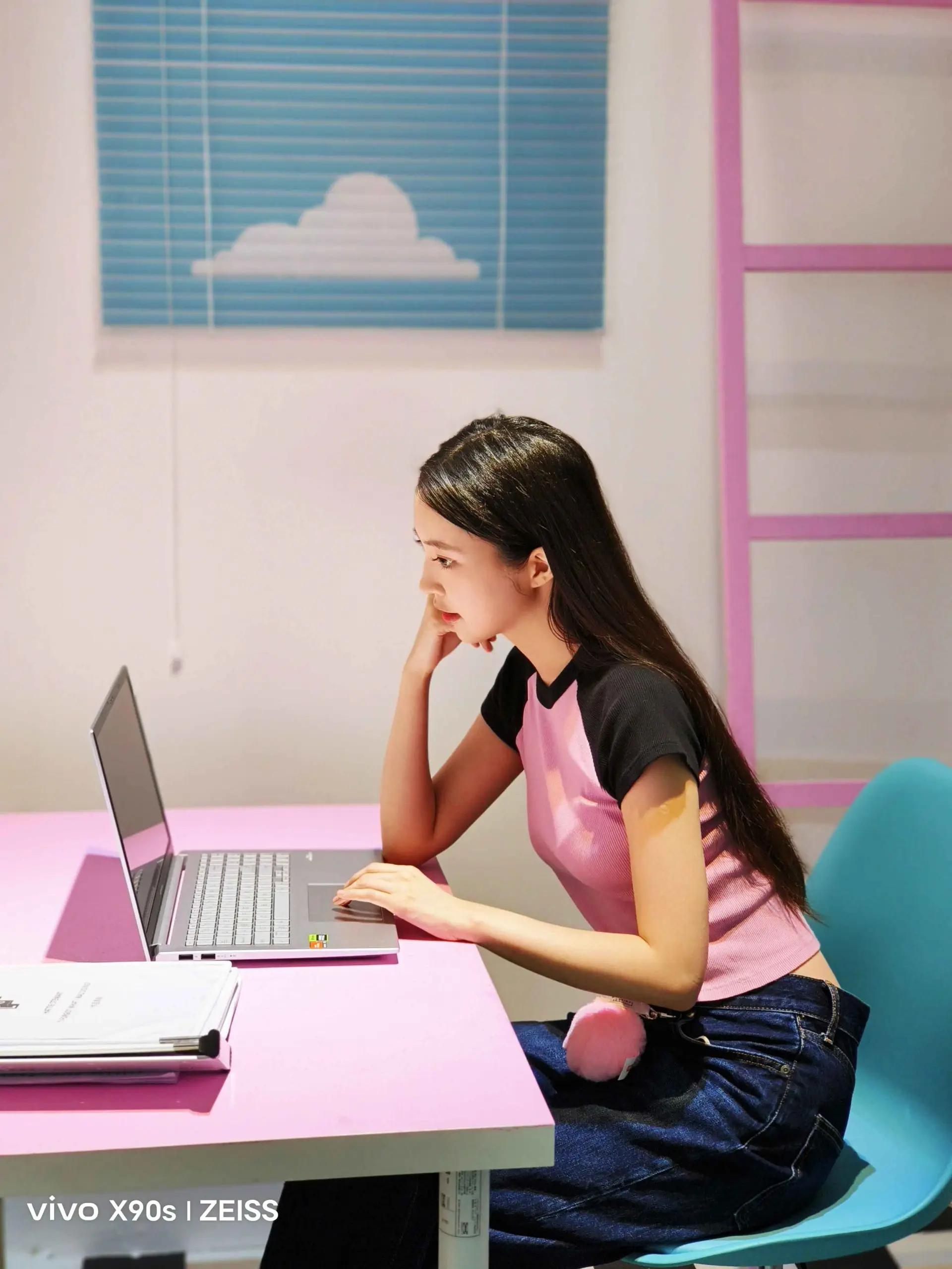 vivox90s人像模式复古胶片,vivox90s怎么拍黑色背景图