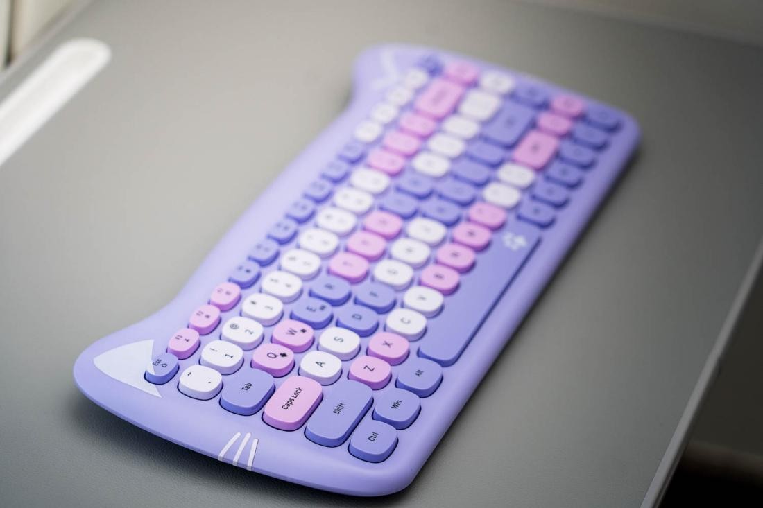 黑爵蓝牙键盘手感,黑爵机械键盘樱花粉测评