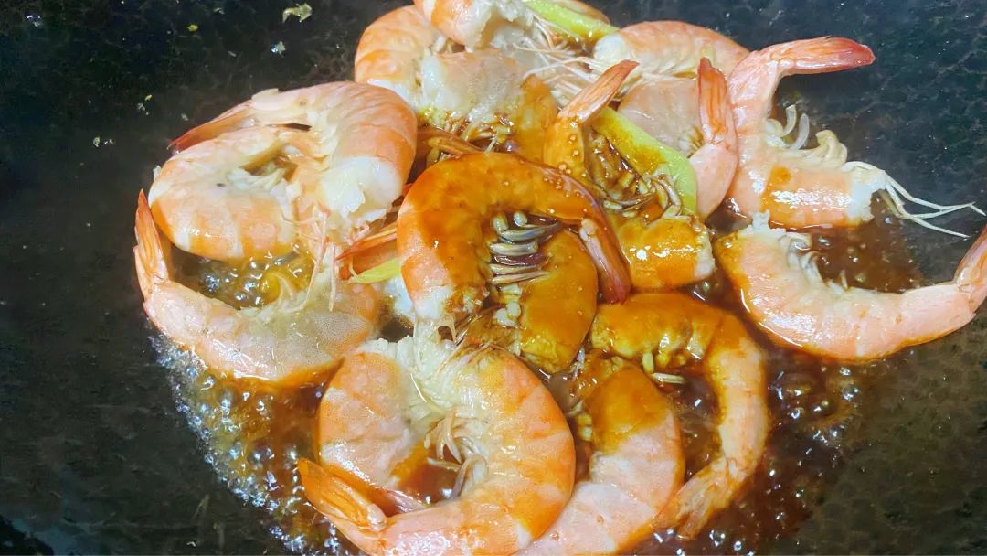 怎么做好吃的油焖虾,最简单的油焖虾的家常做法