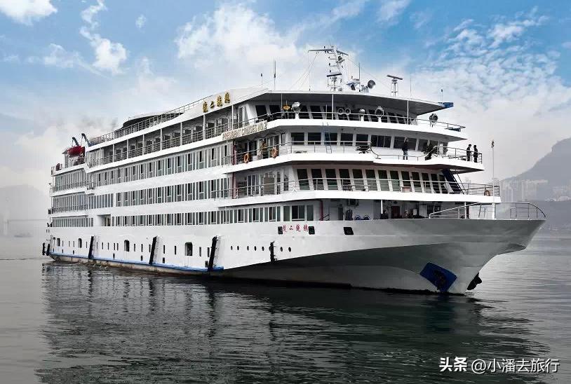 游三峡时间最短的长江游轮有哪些，每人的船票价格需要多少钱？