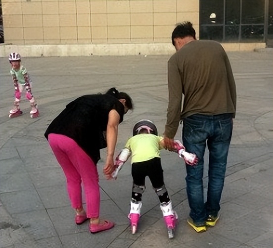 三观正的父母，才是孩子们最大的底气，别让父母成为孩子们的阻碍