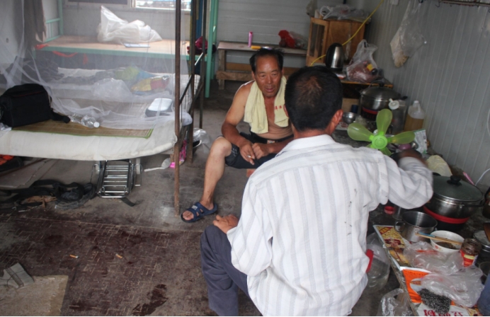 农村超市10元钱的纯粮白酒,农村卖10块一斤的高粱酒是真的不