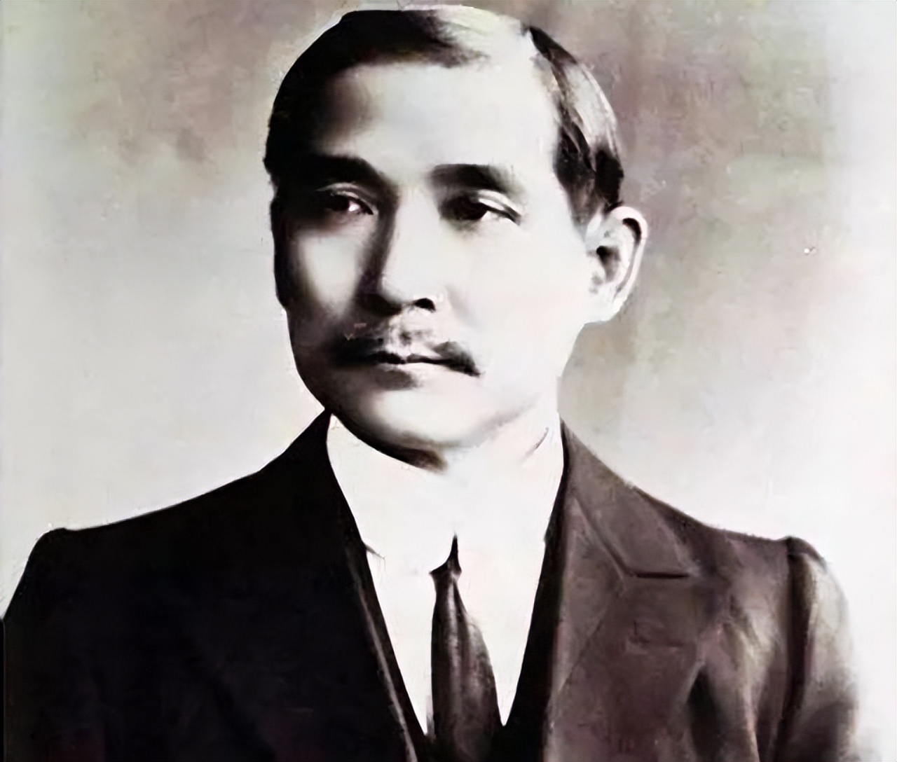 1937年,刺杀蒋介石的华克之来到延安,毛主席说:你不宜留在这里