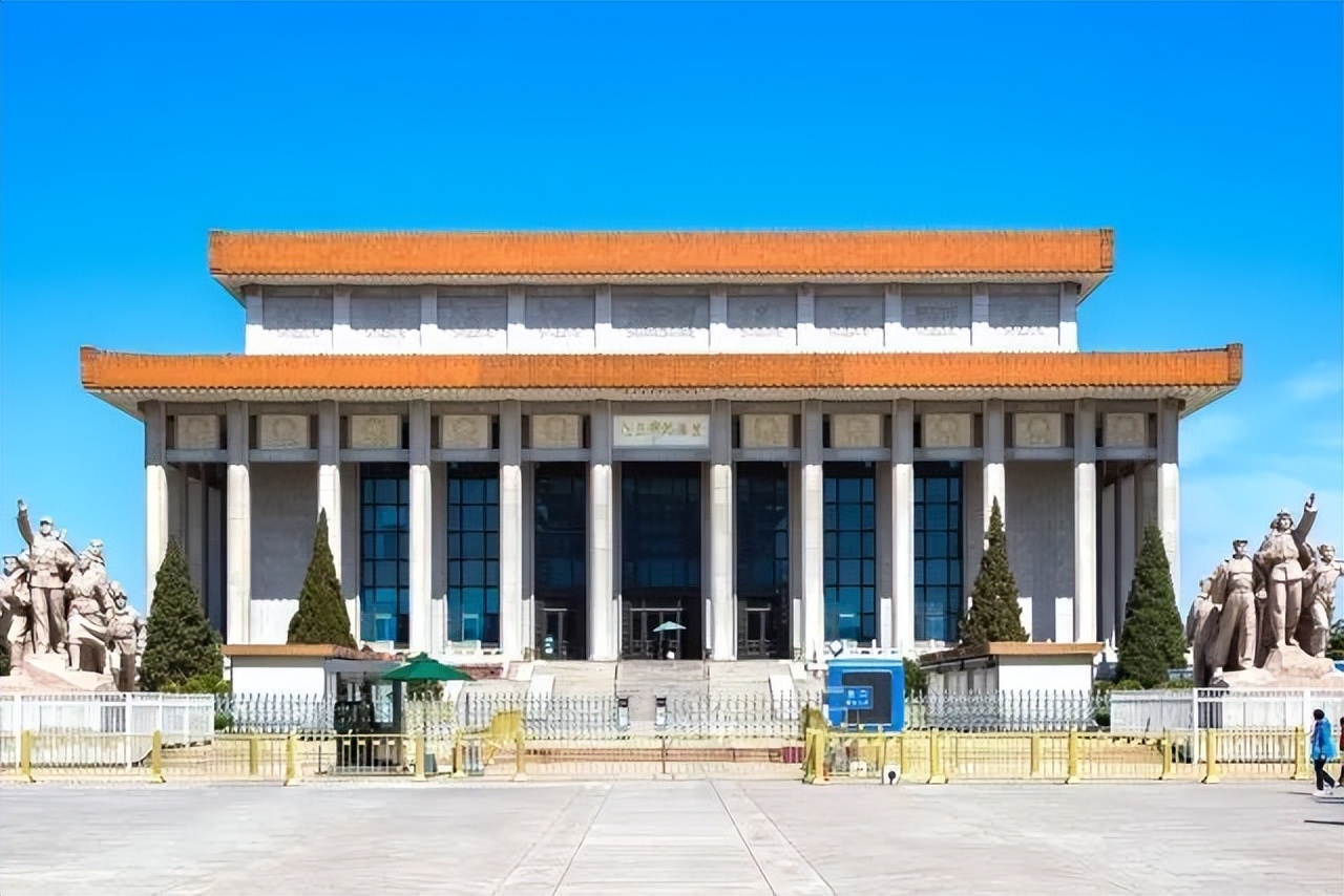 毛主席遗体四十多年不腐，防腐花费引发质疑，工作人员揭开内幕！