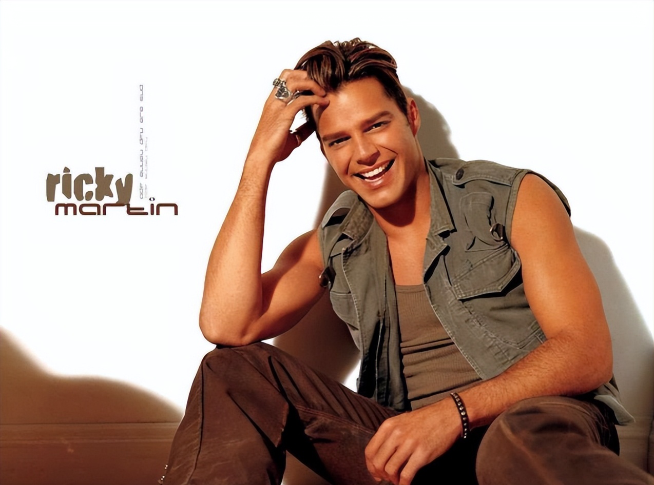 旗开得胜世界杯主题曲谁唱的,意大利之夏世界杯主题曲谁唱的