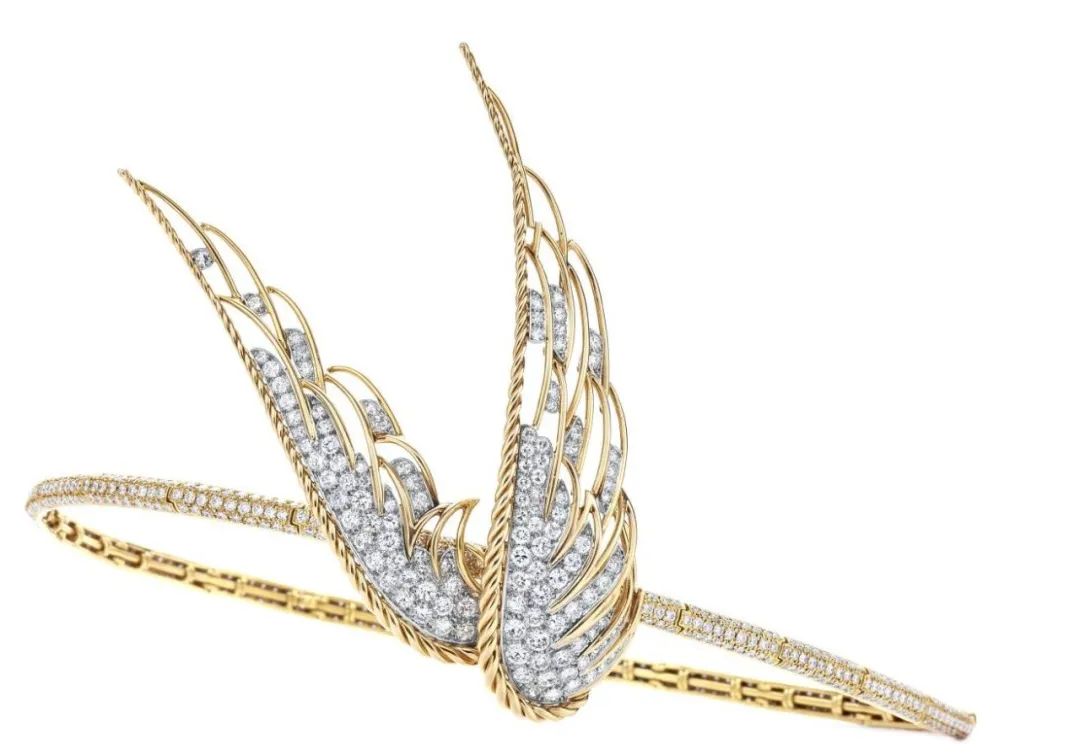 王冠要怎么戴才不会压塌头发,王冠头饰戴法