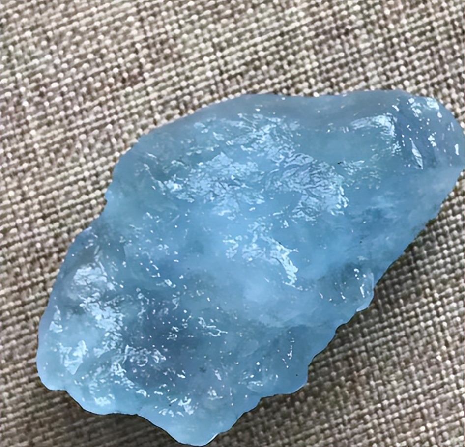 随手就能捡到金子的地方,捡到宝石