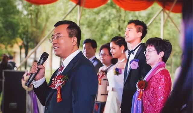 离异父母如何优雅出席子女婚礼？实用建议大公开！