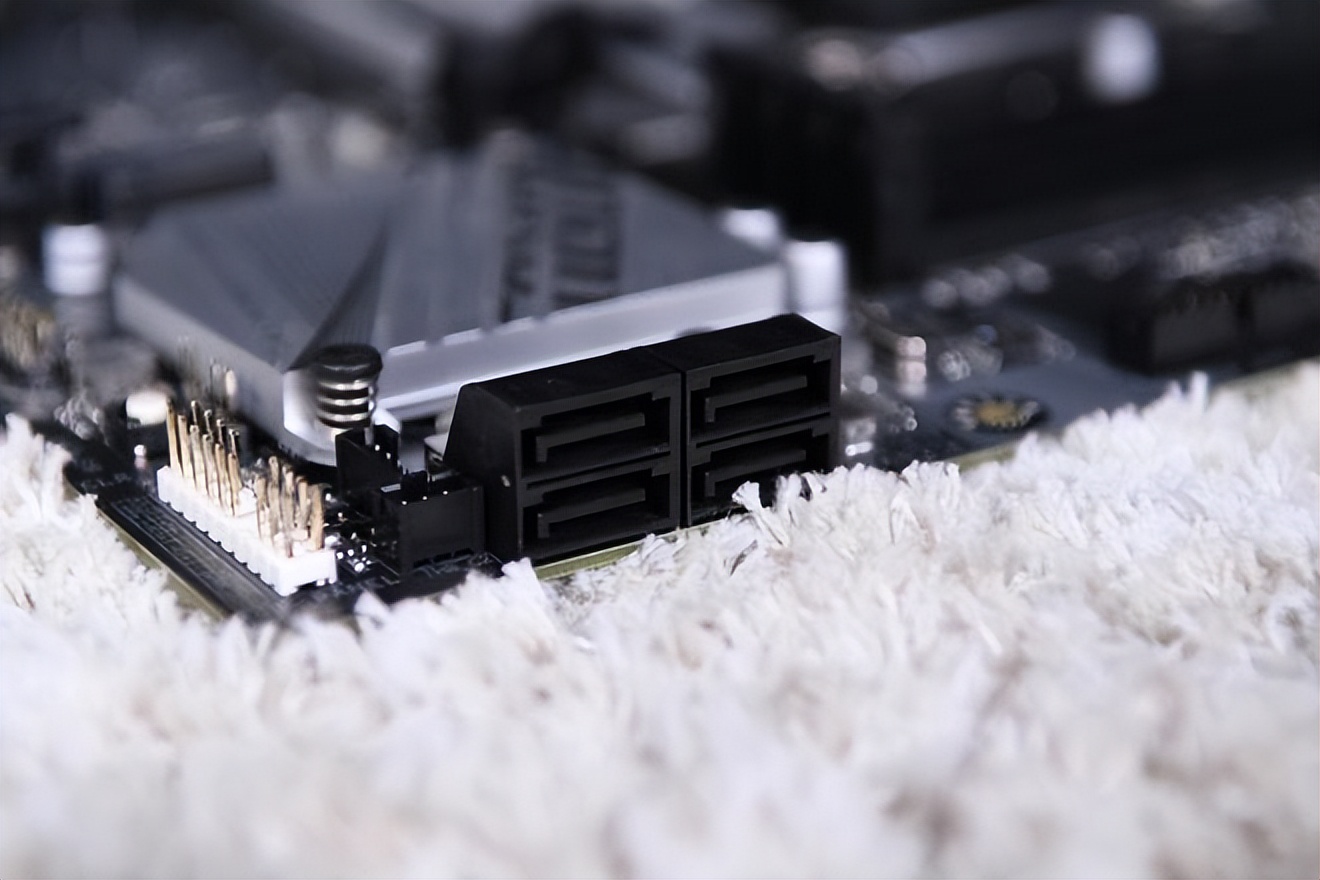 ddr5高时序和低时序玩游戏,ddr5怎么降延迟