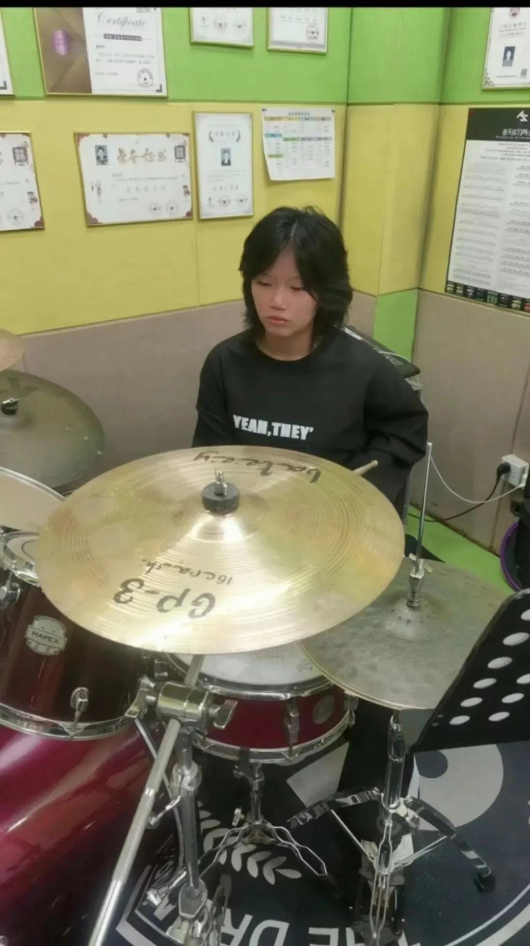 盐城市鹿鸣路初级中学2022年秋季田径运动会会徽优秀作品展