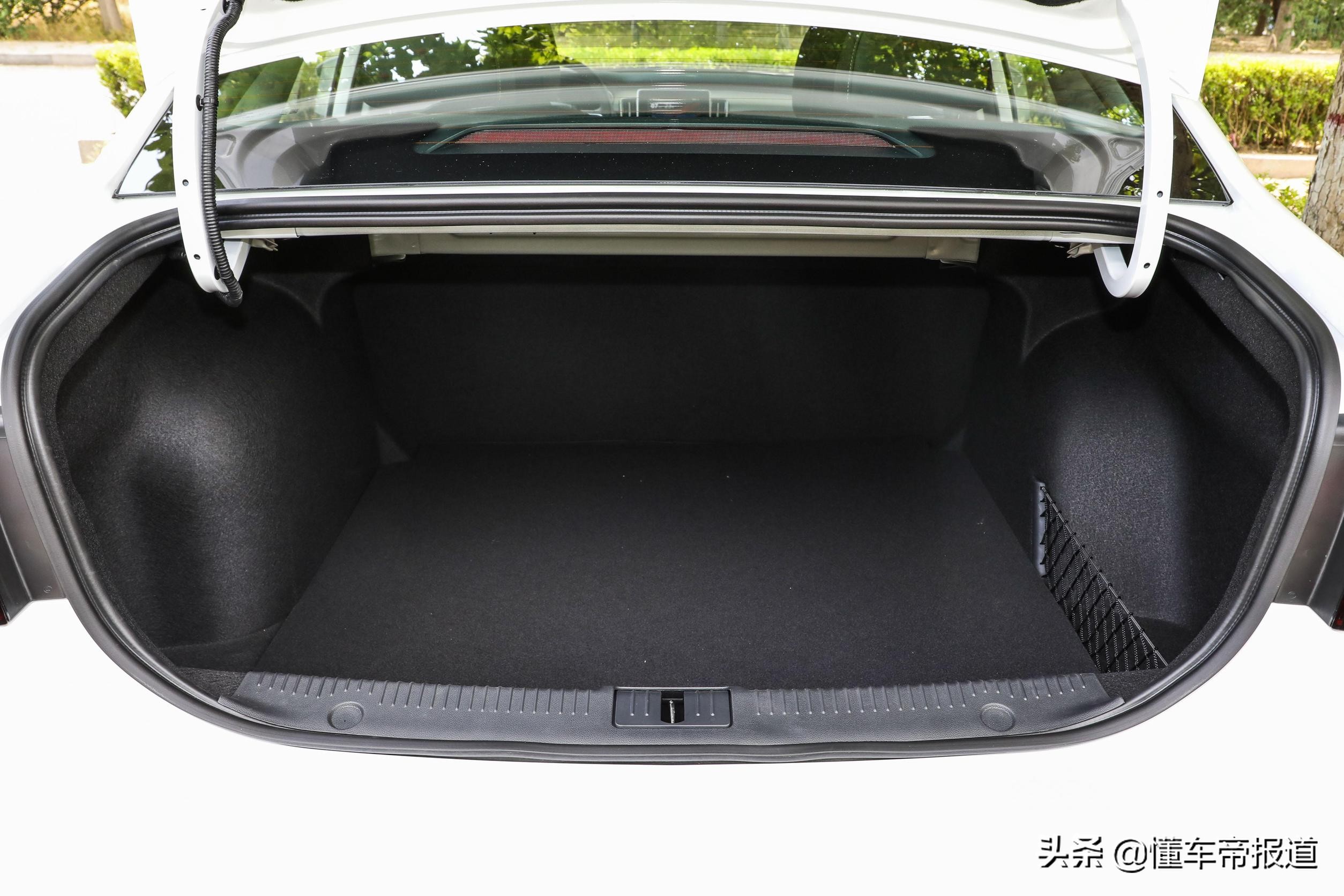 荣威i6max车主真实感受,荣威i6maxev代步值得入手吗