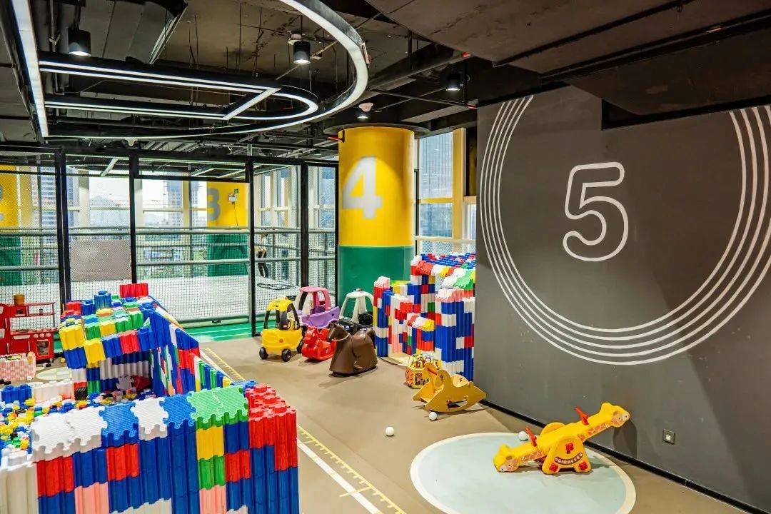 499元蹦床公园,5000平蹦床公园