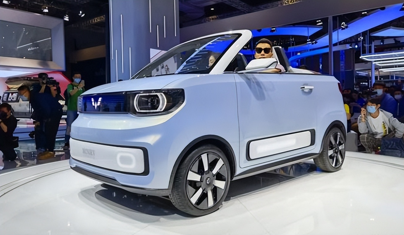 新款五菱宏光mini敞篷上市时间,五菱宏光MINI敞篷版实车曝光