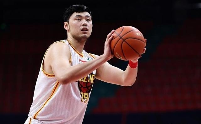 00后，身高2米18！深圳为了培养他送走李慕豪，如今宣布失败告终