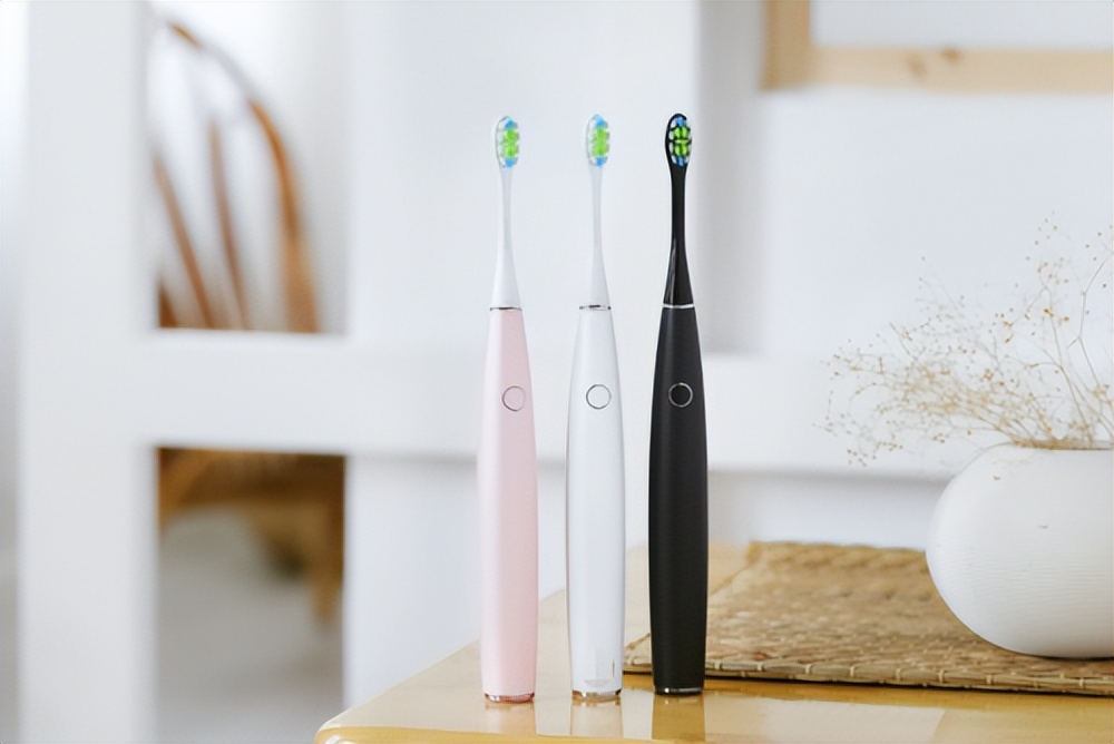 矫正牙齿期间可以用电动牙刷吗,电动牙刷加冲牙器会对牙齿损害吗