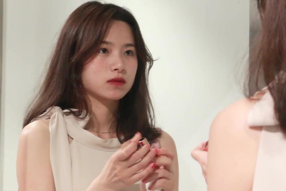 被迫或自愿，那些*光脱**衣服裸贷的女孩们，最后都怎么样了？