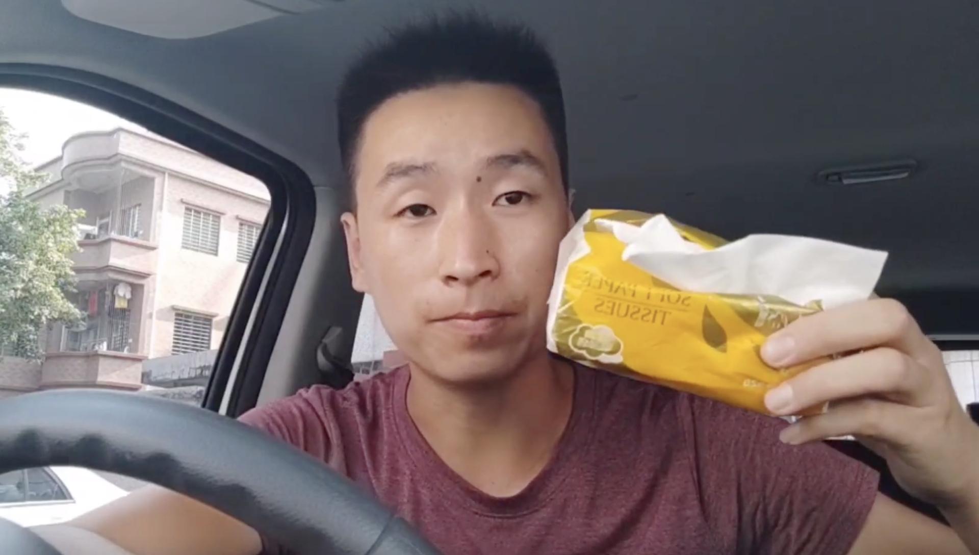 90后小伙做跨境电商卖服装,做服装批发生意一年能挣多少钱