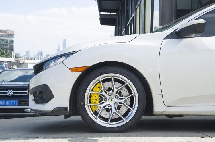 停了十几天汽车碟刹抱死怎么办,小车碟刹抱死最佳解决办法