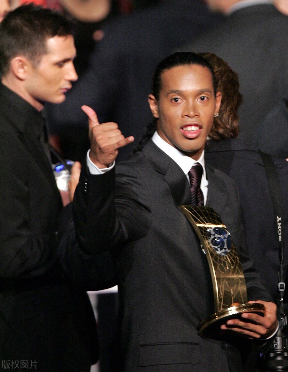 梅西莱万c罗领衔,梅西c罗领衔fifa年度最佳阵容