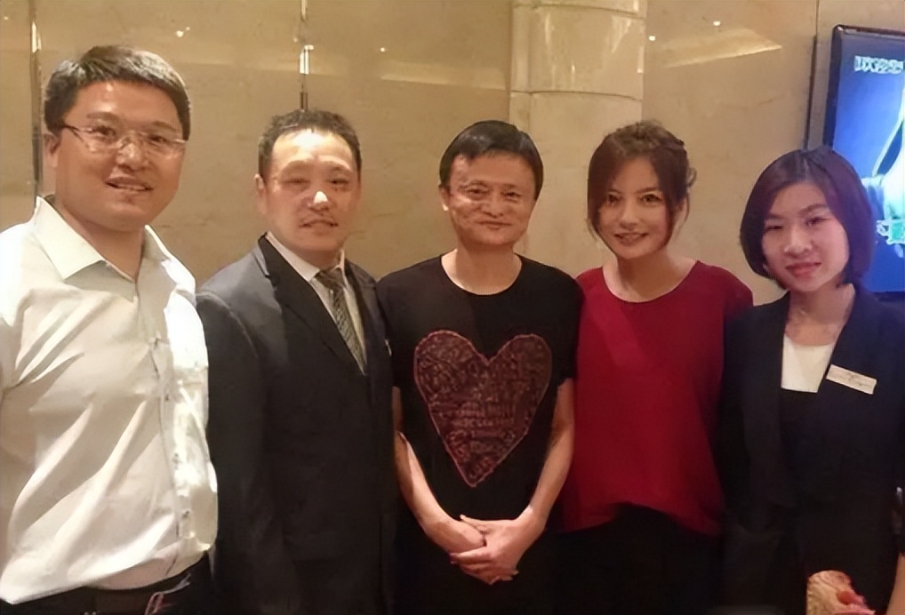 顶风作案！赵薇的恶行何止亲日辱华，如今的下场是咎由自取