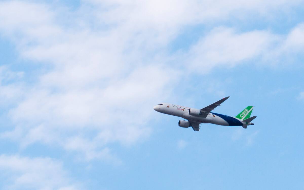 飞机上的秘密飞行员,空姐揭露飞机上的秘密