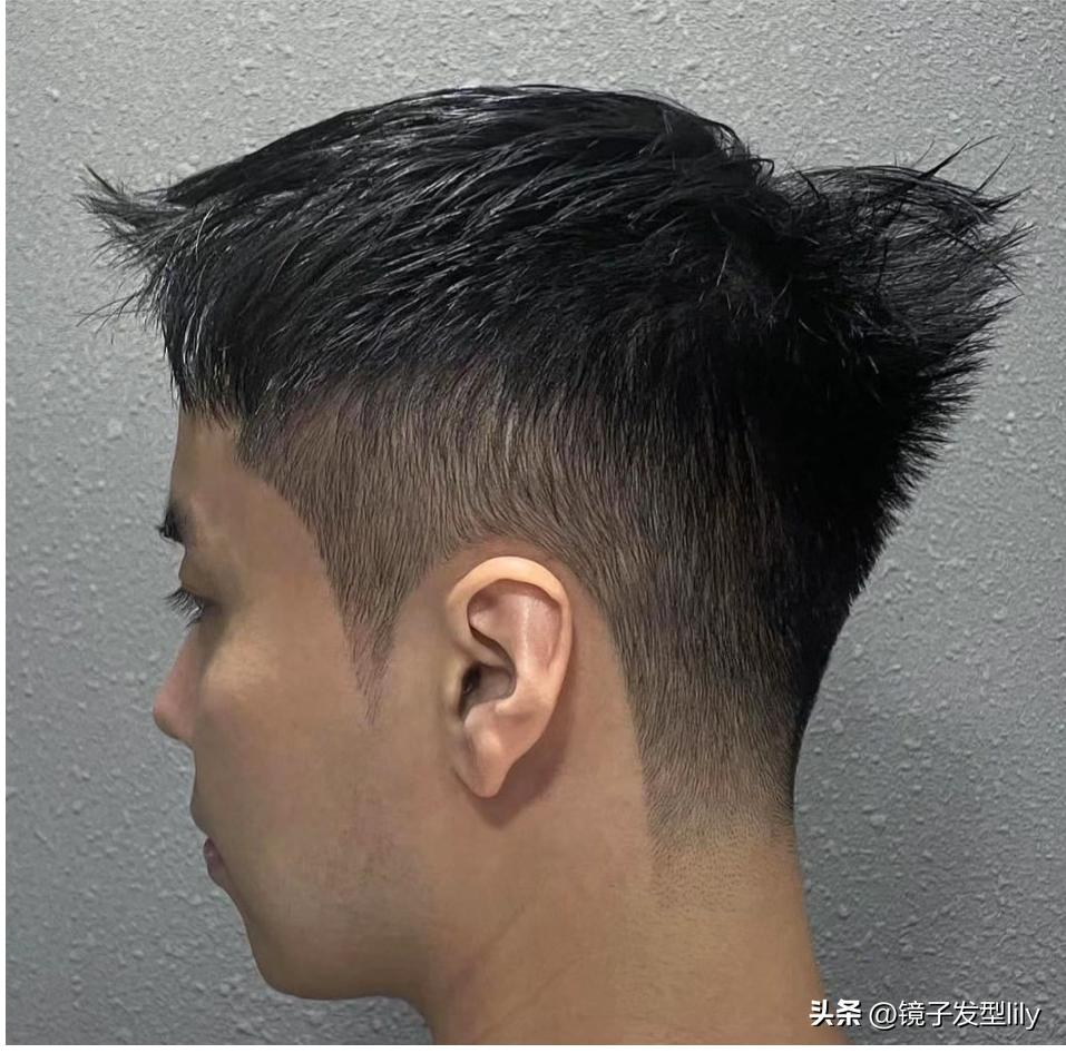 发型男2020流行发型飞机头烫发,男款发型2020流行发型烫发