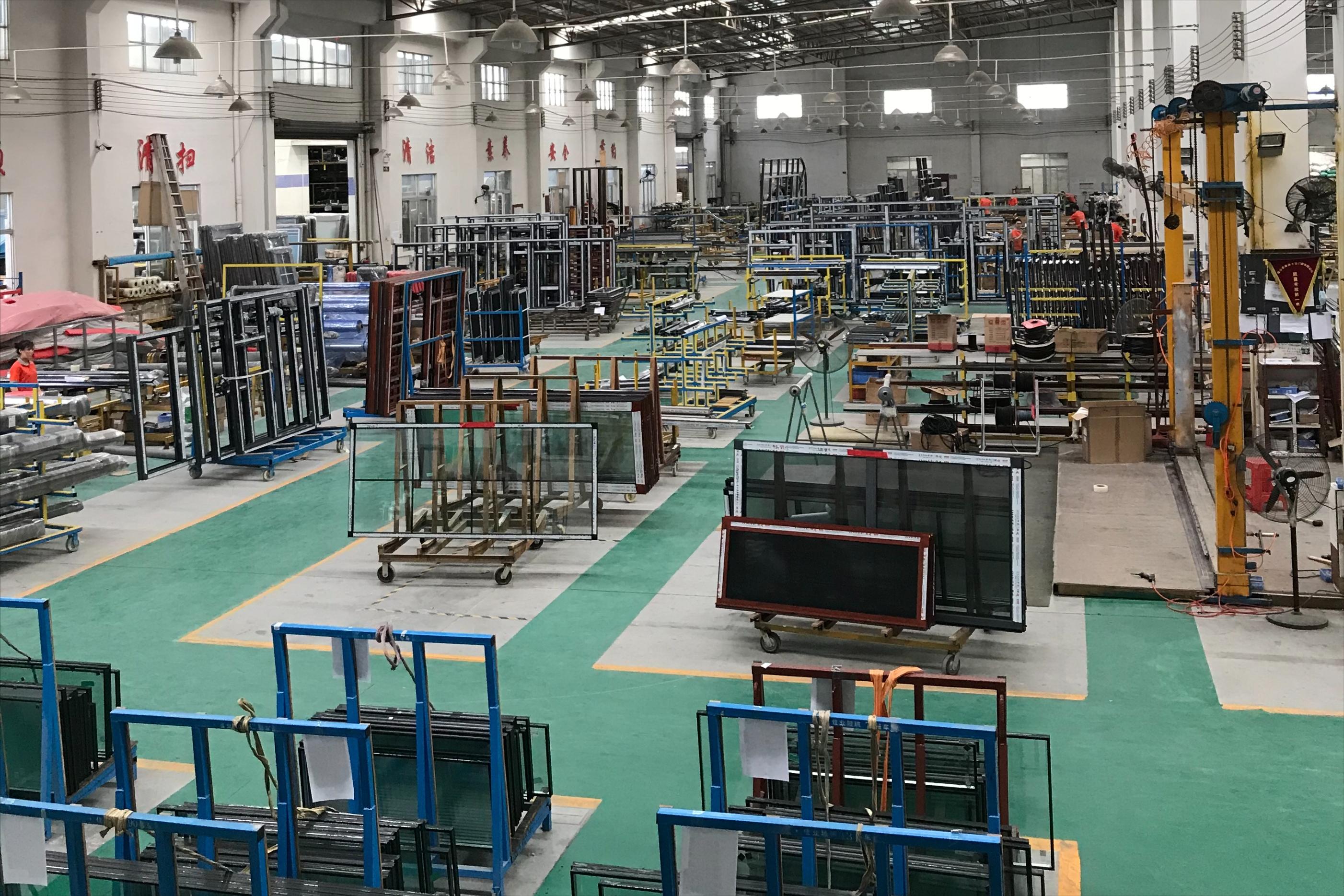 带你走进移门工厂,带你走进门窗