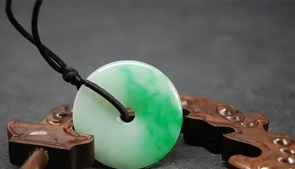 翡翠玉平安扣,翡翠玉平安扣档次划分