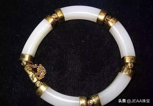 祖传手镯摔坏了怎么索赔,30万手镯摔断怎么处理的