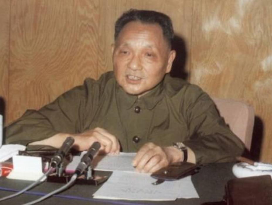 1984年，香港回归谈判陷入僵局，*小平邓**先发制人：不介意使用*力武**