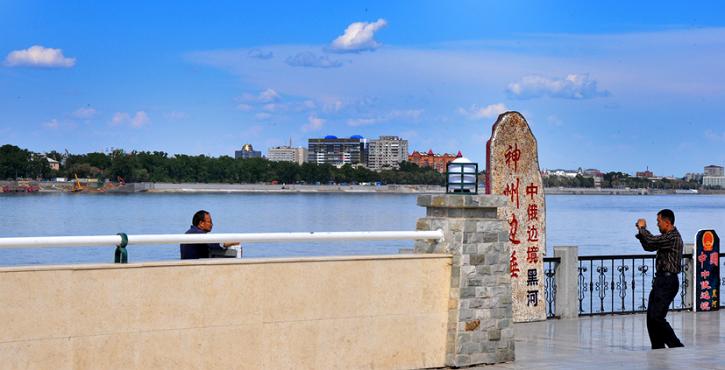 单骑五万里环游中国,85后黑龙江姑娘单骑环游中国