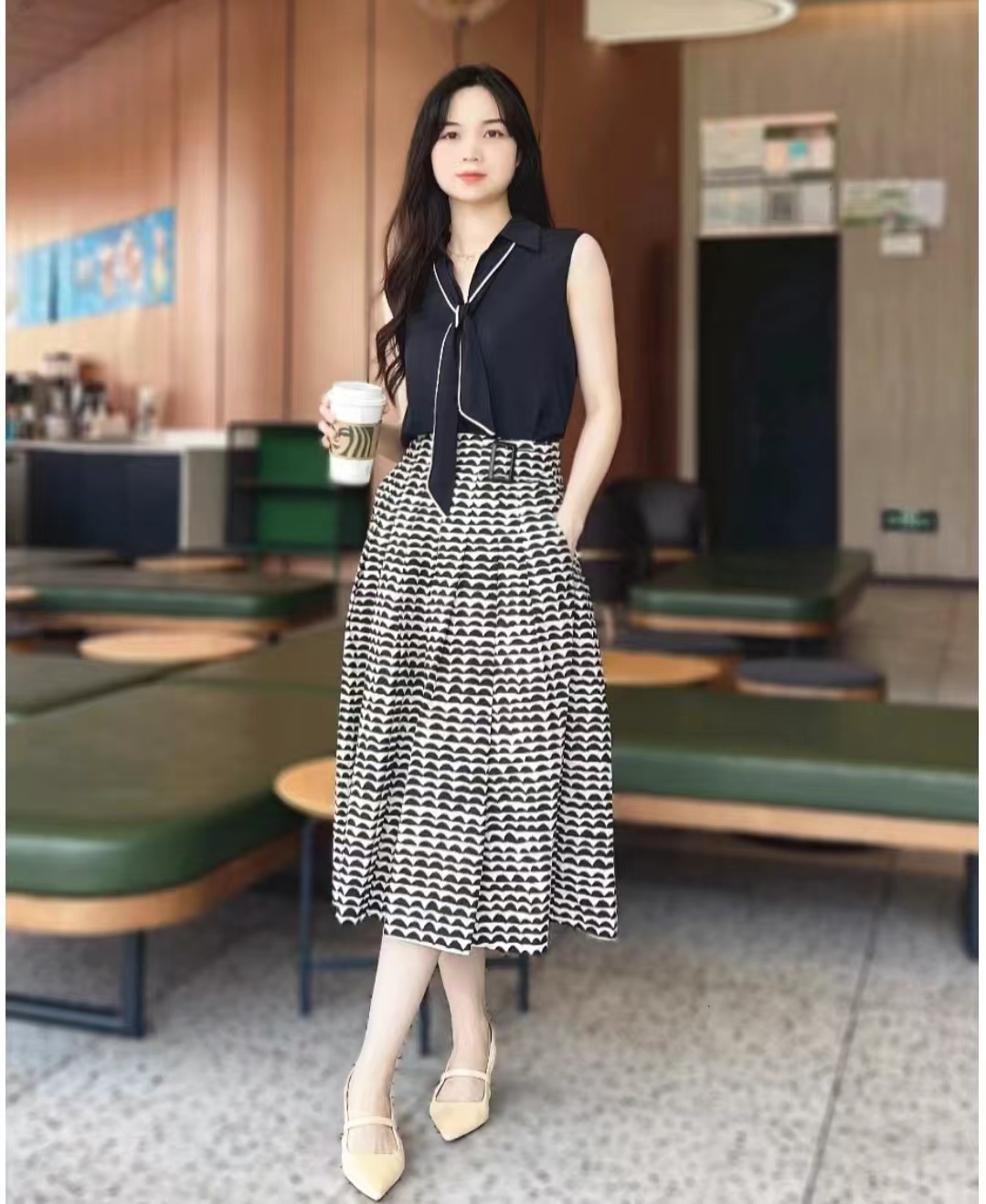 短百褶裙搭配什么鞋子好看学生,短百褶裙搭配鞋子显腿长