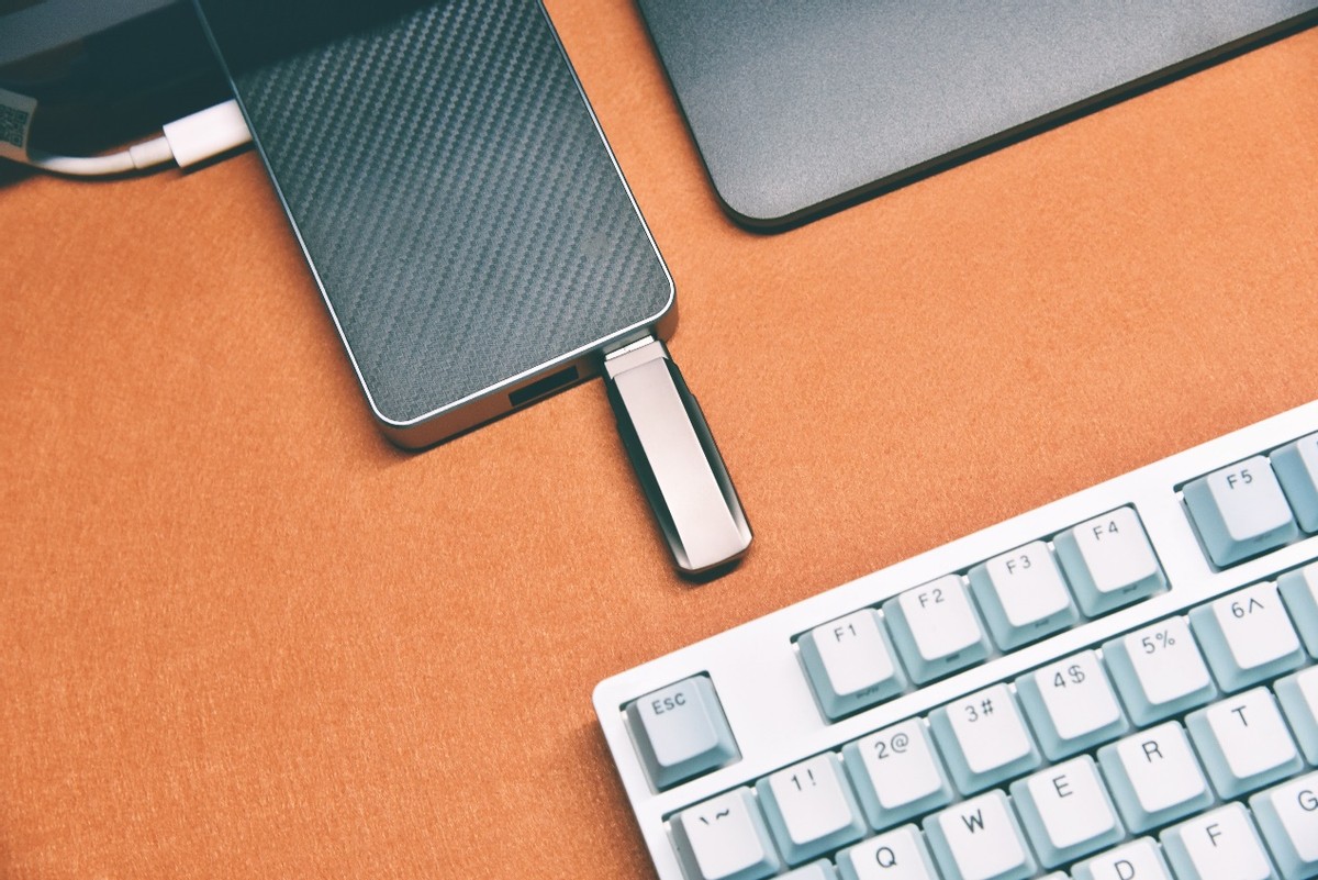 桌面扩展坞硬盘盒推荐,硬盘盒扩展坞一体