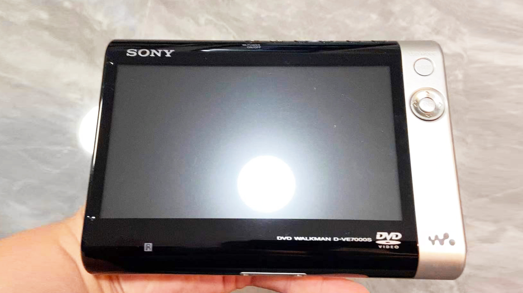 外观像mp4的手机,特别像mp4的手机