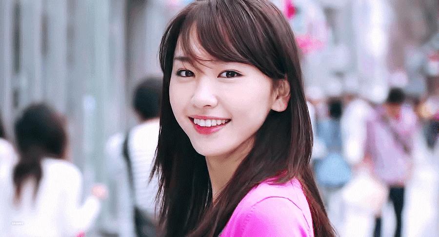 如何照相身体不僵硬,一拍照表情就僵硬