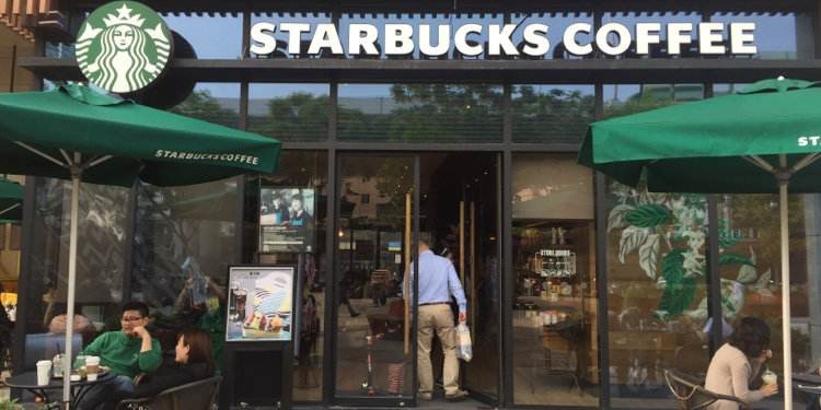 星巴克不再对外开放厕所,为什么说星巴克是公共厕所