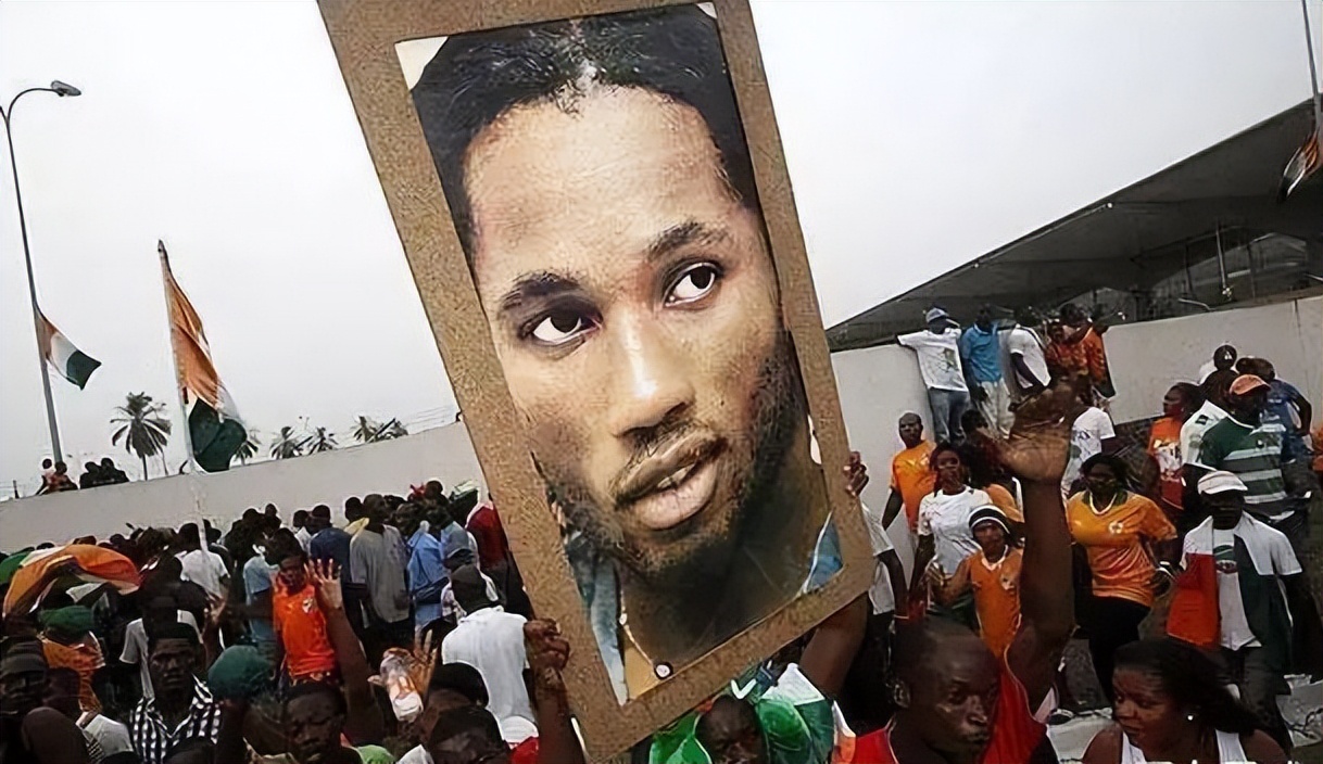 足球改变了德罗巴的命运,足球感人瞬间德罗巴