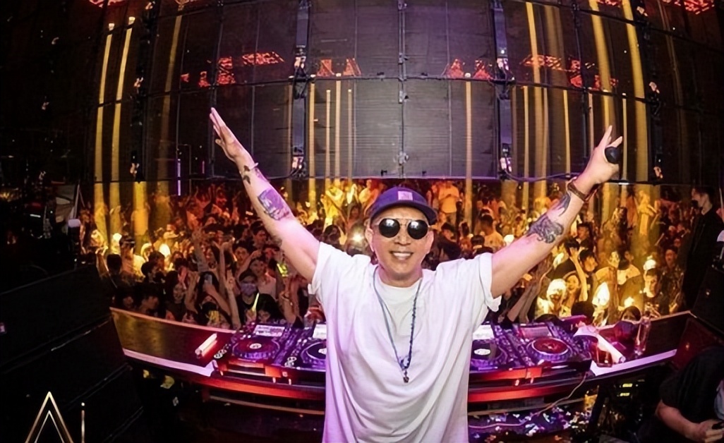 依宝诺经典传承系列腕表,中年男人戴什么智能手表