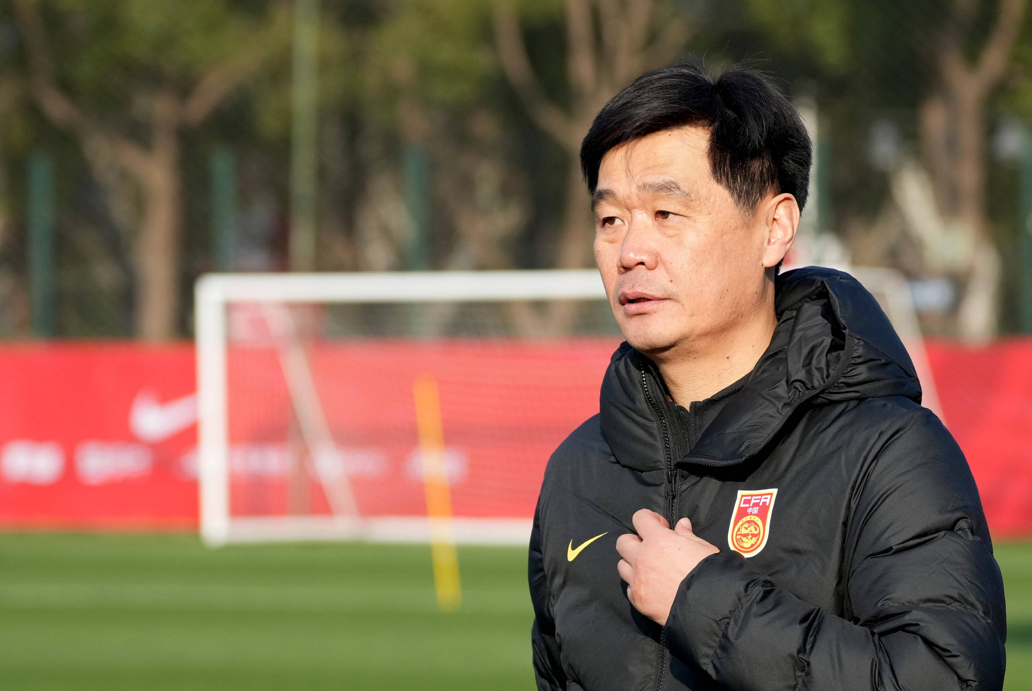 青岛足球教练李霄鹏,李霄鹏鲁能换帅视频